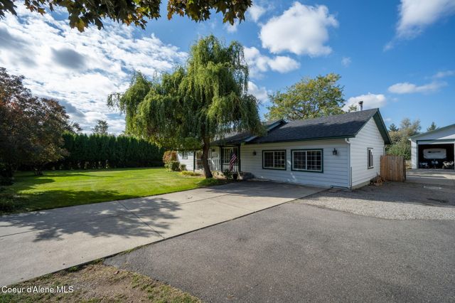 7671 N 4th St, Dalton Gardens, ID 83815