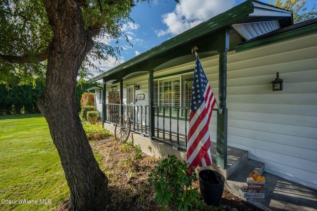 7671 N 4th St, Dalton Gardens, ID 83815