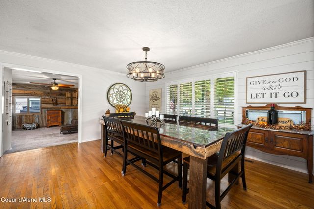 7671 N 4th St, Dalton Gardens, ID 83815