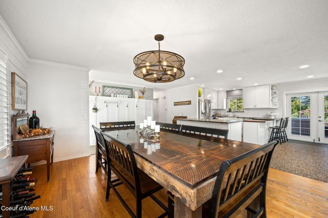 7671 N 4th St, Dalton Gardens, ID 83815