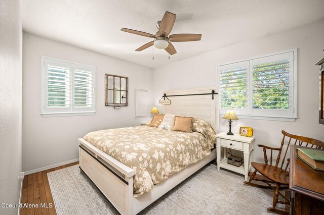 7671 N 4th St, Dalton Gardens, ID 83815