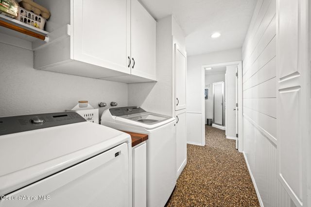 7671 N 4th St, Dalton Gardens, ID 83815