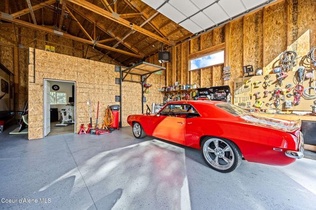 7671 N 4th St, Dalton Gardens, ID 83815