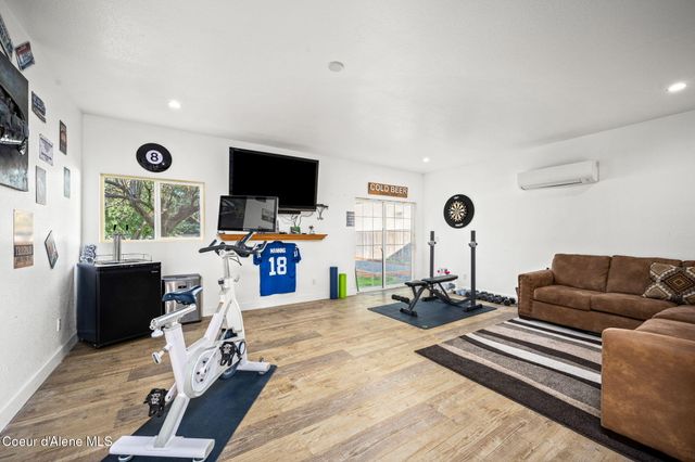 7671 N 4th St, Dalton Gardens, ID 83815