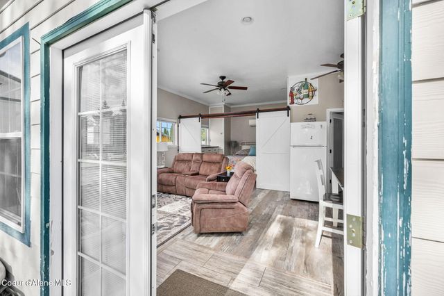 7671 N 4th St, Dalton Gardens, ID 83815