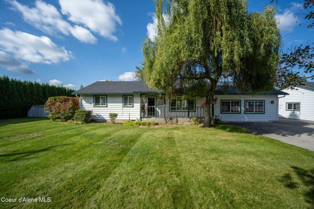 7671 N 4th St, Dalton Gardens, ID 83815