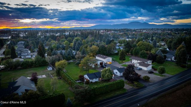 7671 N 4th St, Dalton Gardens, ID 83815