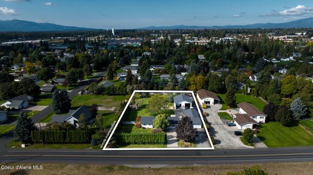 7671 N 4th St, Dalton Gardens, ID 83815