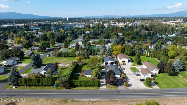 7671 N 4th St, Dalton Gardens, ID 83815