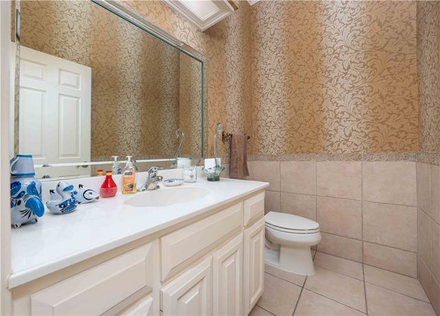 6210 Bourbonais Dr, Corpus Christi, TX 78414