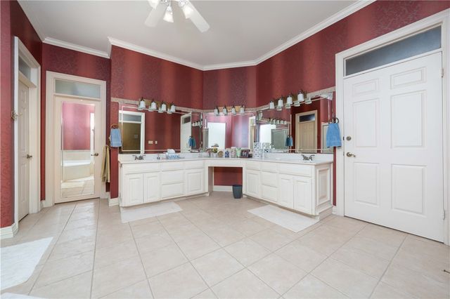 6210 Bourbonais Dr, Corpus Christi, TX 78414