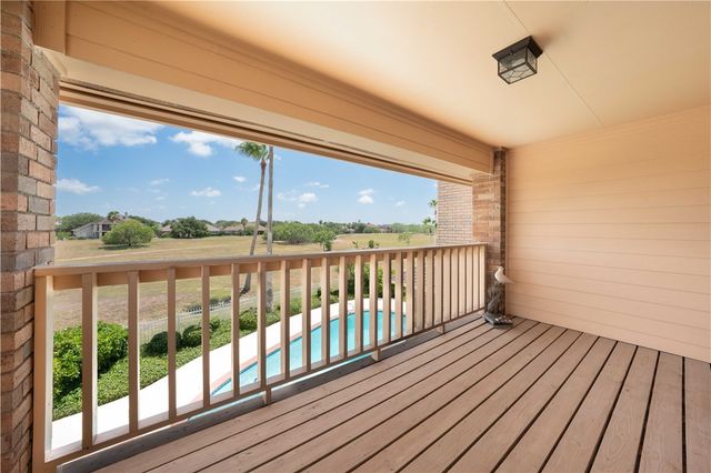 6210 Bourbonais Dr, Corpus Christi, TX 78414