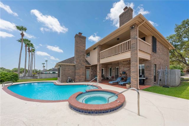 6210 Bourbonais Dr, Corpus Christi, TX 78414