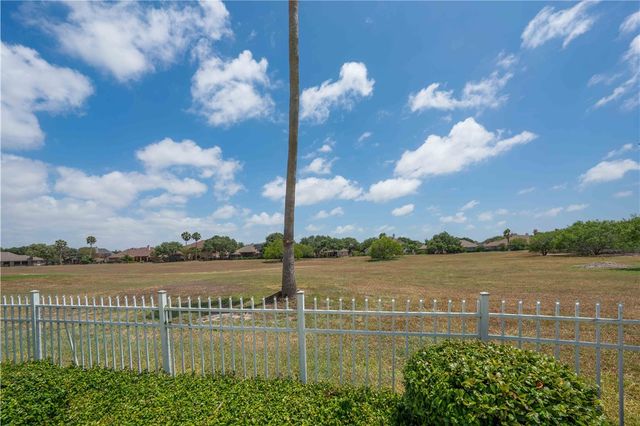 6210 Bourbonais Dr, Corpus Christi, TX 78414