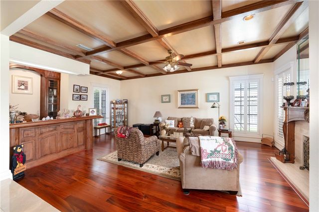 6210 Bourbonais Dr, Corpus Christi, TX 78414
