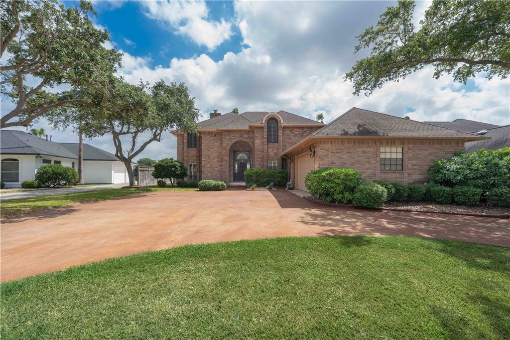 6210 Bourbonais Dr, Corpus Christi, TX 78414