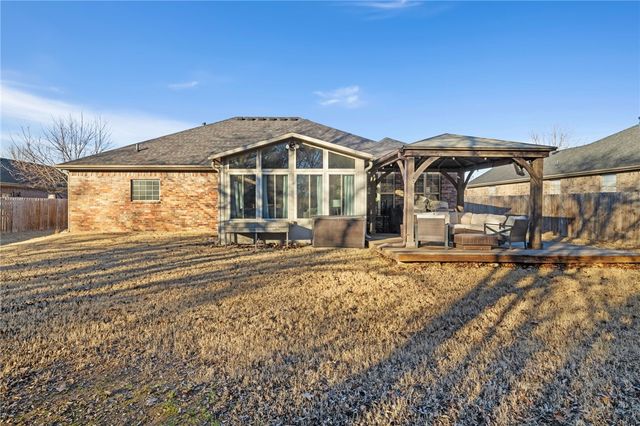 5021 Homespun Drive, Fayetteville, AR 72704