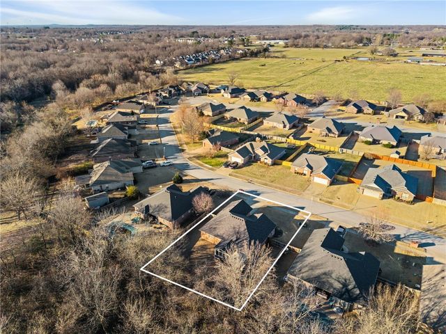 5021 Homespun Drive, Fayetteville, AR 72704