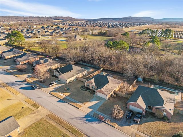 5021 Homespun Drive, Fayetteville, AR 72704