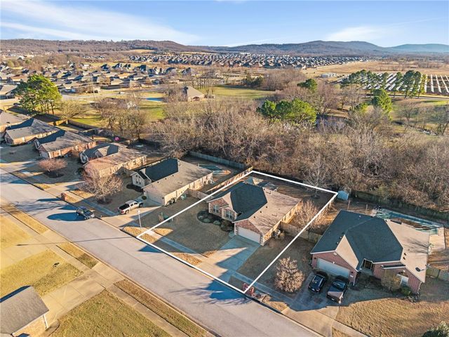 5021 Homespun Drive, Fayetteville, AR 72704