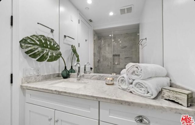 1654 Greenfield Avenue 301, Los Angeles, CA 90025