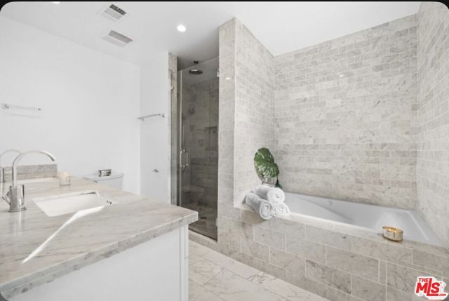 1654 Greenfield Avenue 301, Los Angeles, CA 90025