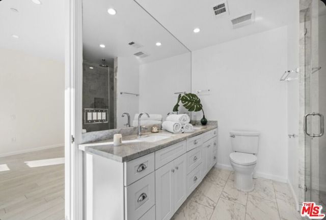 1654 Greenfield Avenue 301, Los Angeles, CA 90025