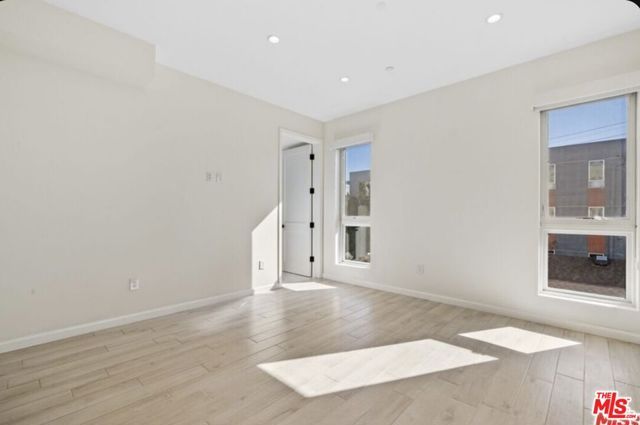 1654 Greenfield Avenue 301, Los Angeles, CA 90025