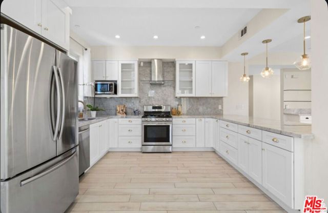 1654 Greenfield Avenue 301, Los Angeles, CA 90025