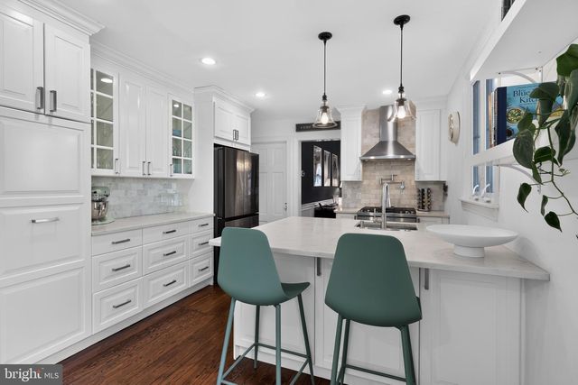 48 W HIGHLAND AVE, Philadelphia, PA 19118
