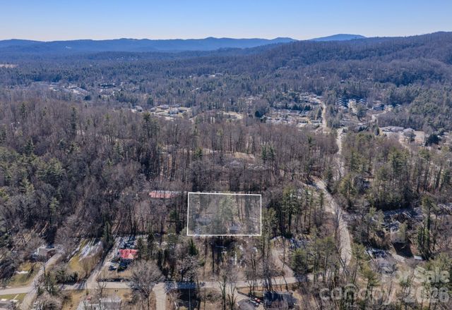 550 Saluda Street, Hendersonville, NC 28791