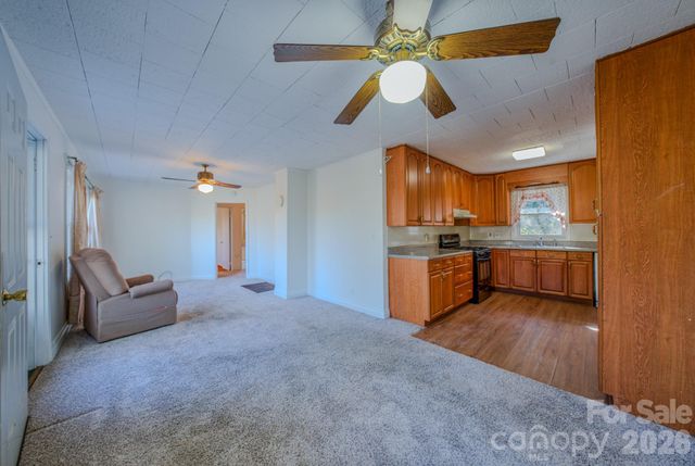 550 Saluda Street, Hendersonville, NC 28791