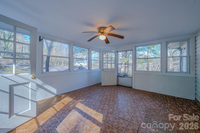 550 Saluda Street, Hendersonville, NC 28791