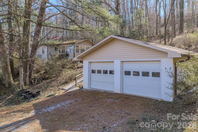 550 Saluda Street, Hendersonville, NC 28791