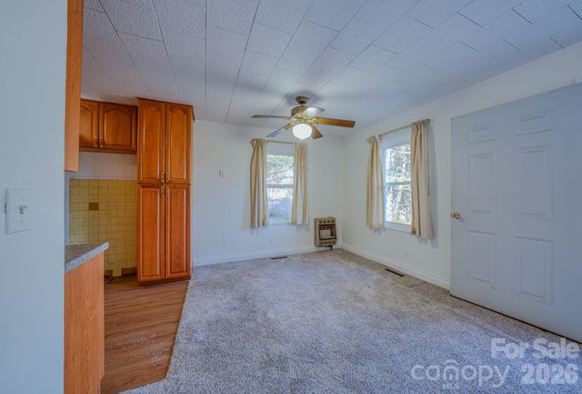 550 Saluda Street, Hendersonville, NC 28791