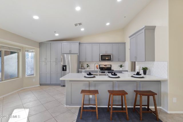 8823 E FLORIADE Drive, Scottsdale, AZ 85260