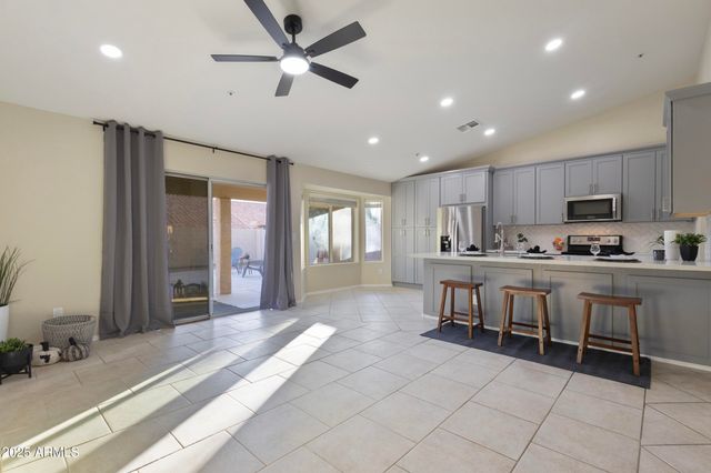 8823 E FLORIADE Drive, Scottsdale, AZ 85260