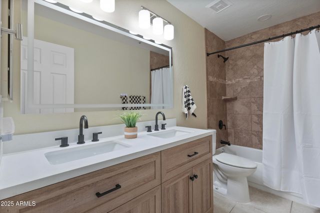 8823 E FLORIADE Drive, Scottsdale, AZ 85260