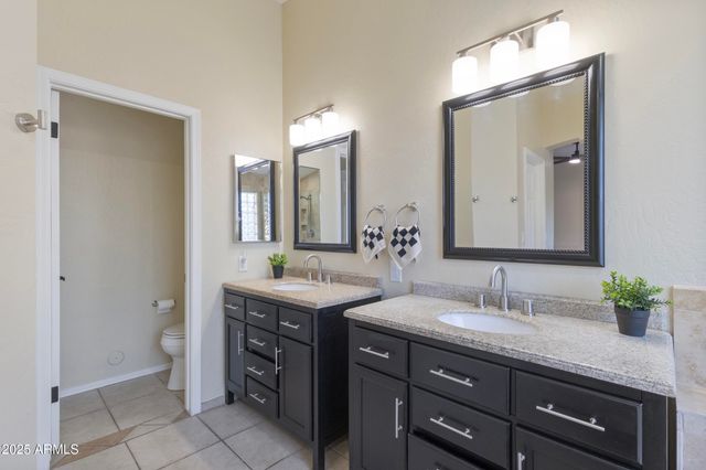 8823 E FLORIADE Drive, Scottsdale, AZ 85260