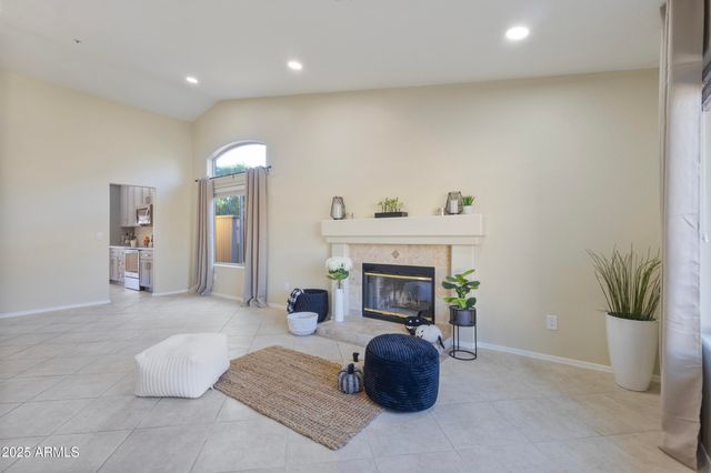 8823 E FLORIADE Drive, Scottsdale, AZ 85260