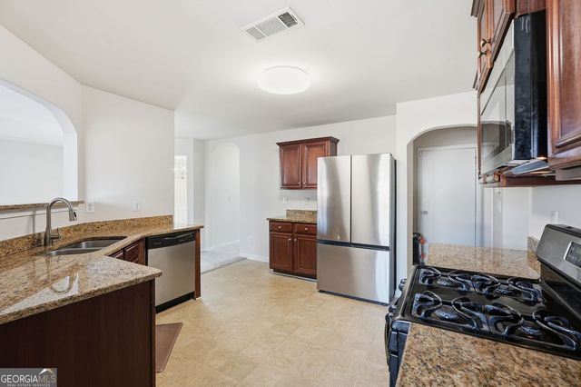 5678 Washakie Point, Ellenwood, GA 30294