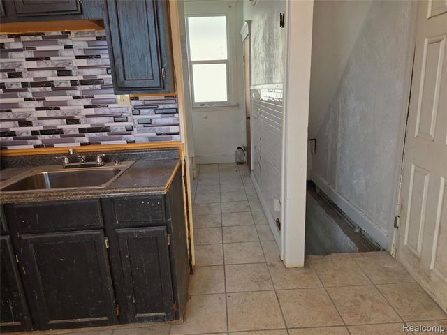 13544 Hasse Street, Hamtramck, MI 48212