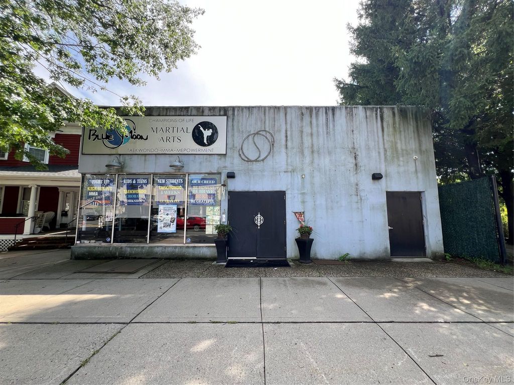 194 Main Street LL, Port Washington, NY 11050 — exterior