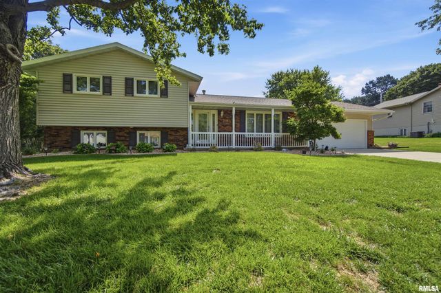 208 BARBARA Parkway, Washington, IL 61571