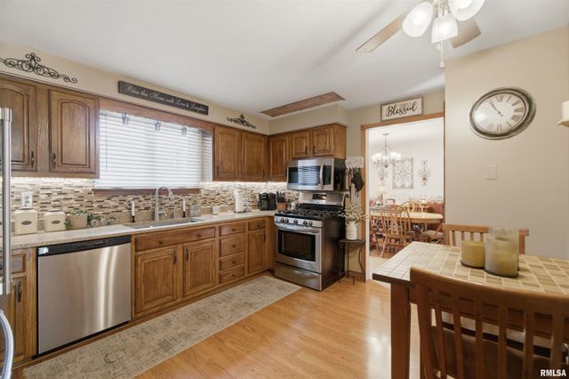 208 BARBARA Parkway, Washington, IL 61571