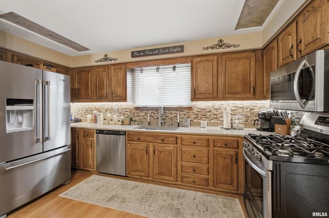208 BARBARA Parkway, Washington, IL 61571