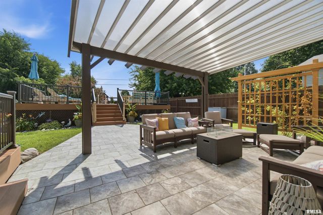 208 BARBARA Parkway, Washington, IL 61571