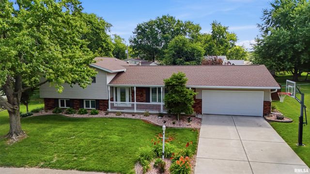 208 BARBARA Parkway, Washington, IL 61571