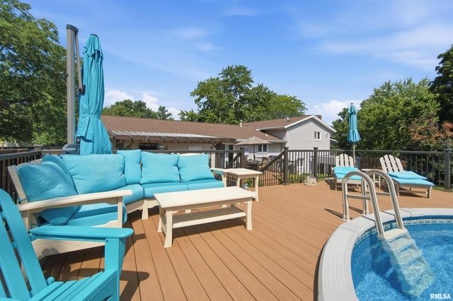 208 BARBARA Parkway, Washington, IL 61571