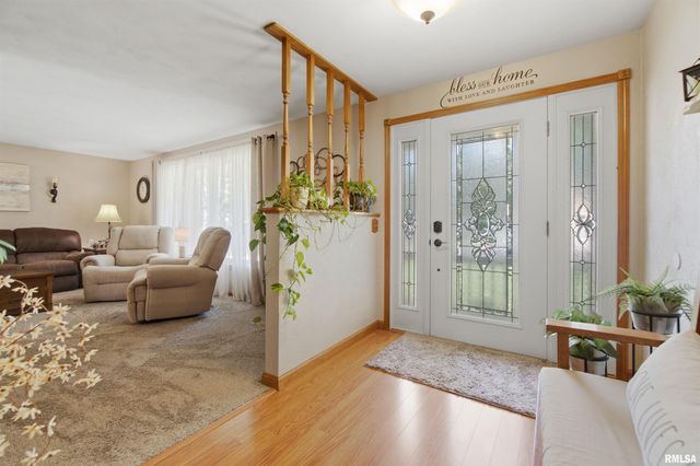 208 BARBARA Parkway, Washington, IL 61571